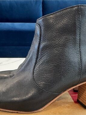 Johnston & Murphy Black Leather Ankle Booties with Stacked Heel